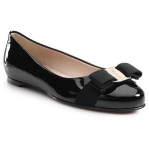 SALVATORE FERRAGAMO Black Varina Patent Leather Ballet Flats Size 9